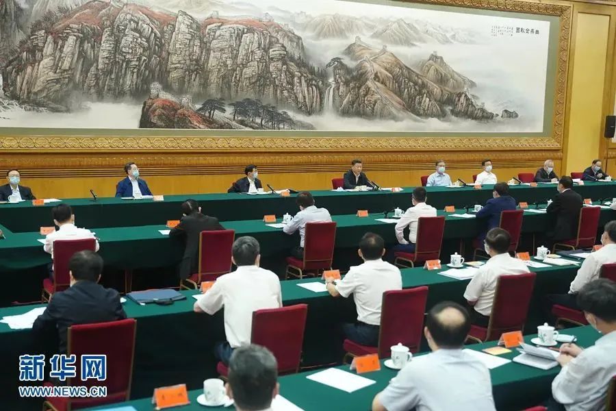 周育先加入企业家座谈会：要弘扬企业家精神，勇于立异，发挥好央企的龙头刊行动用