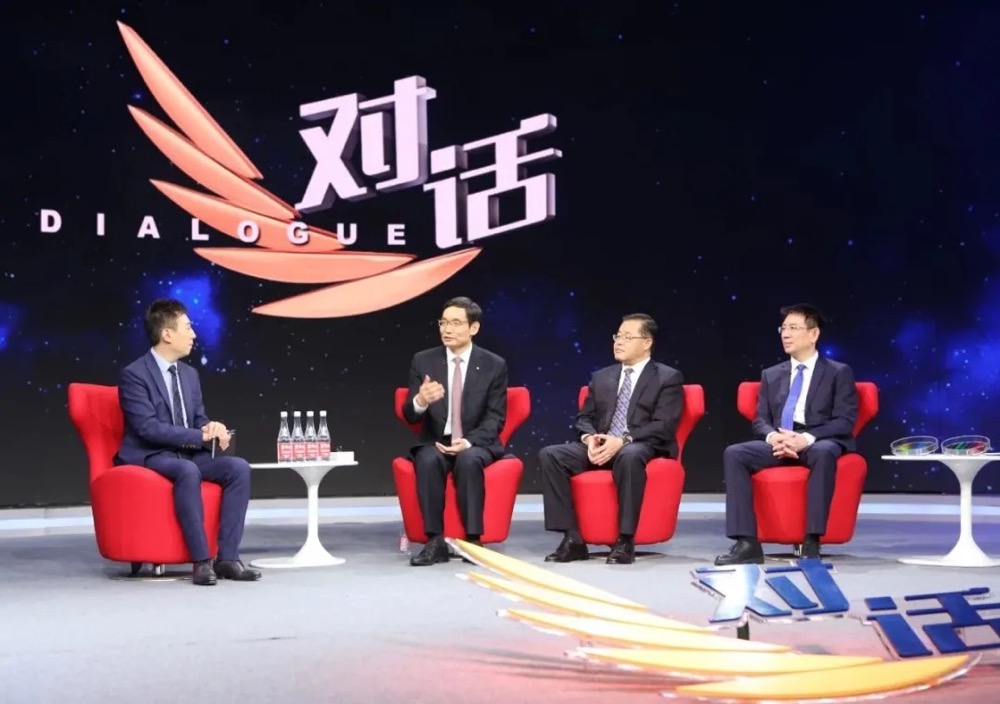 周育先受邀加入央视对话节目，谈企业家精神，讲中国建材故事
